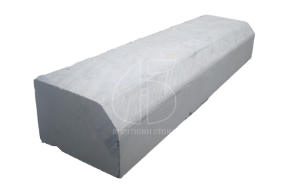 Bó vỉa ghi sáng xẻ thô