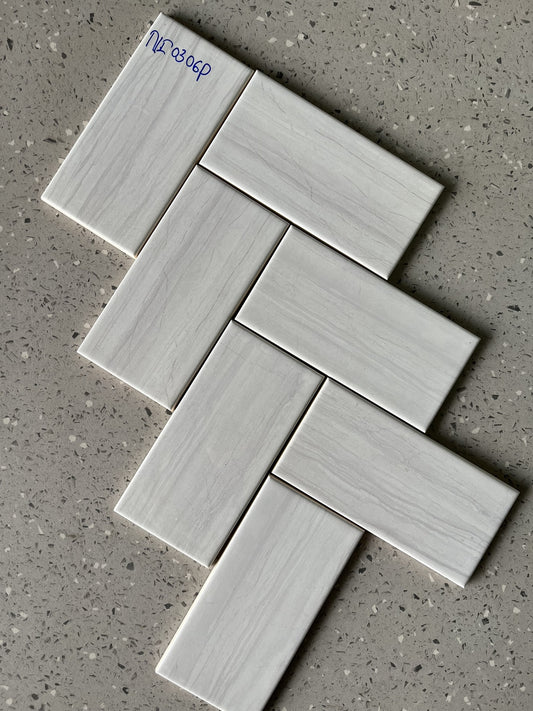 Gạch thẻ Việt Nam, Xám vân tia bóng phẳng, KT 75x150 mm, NI0306P, Loại 1 (1 hộp/ 136 viên/ 1.53m2)